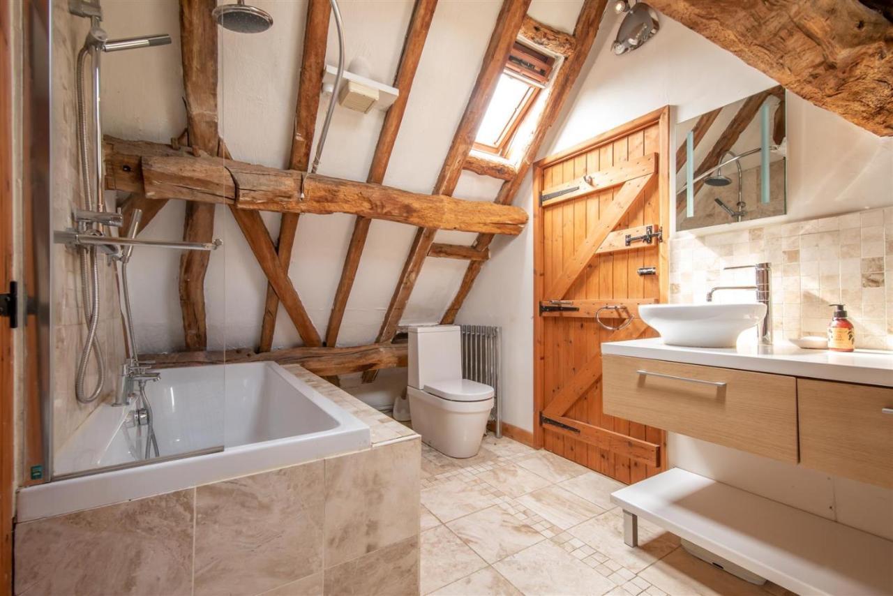 Elegant Peaceful Barn In Rural Village Setting Close To Stratford Upon Avon Exterior foto